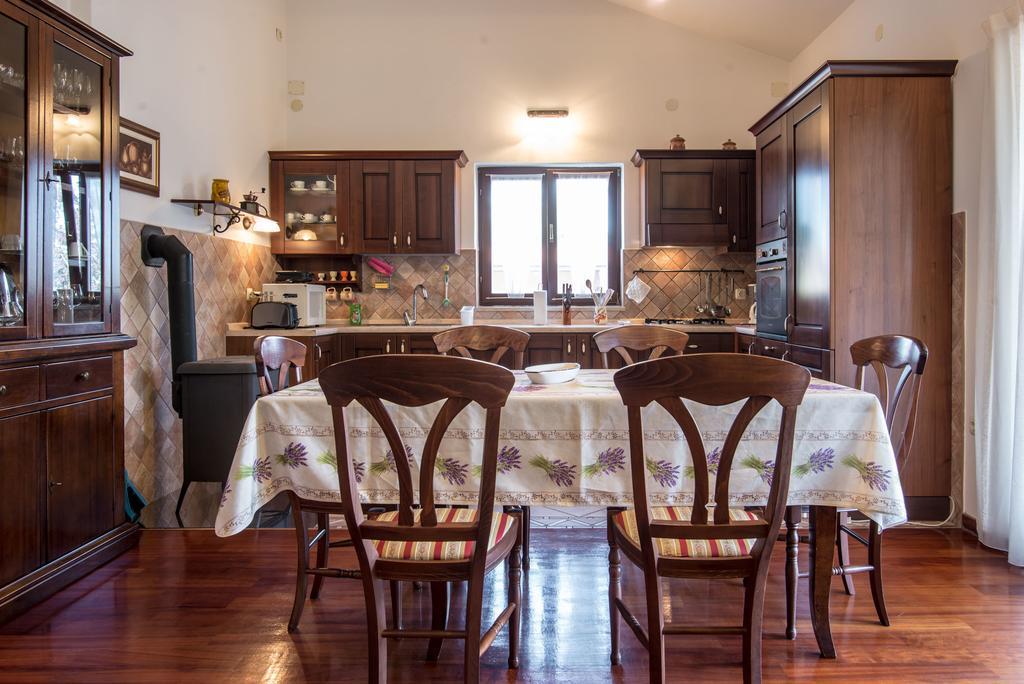 Villa Hacienda Rosemary à Muntić Extérieur photo