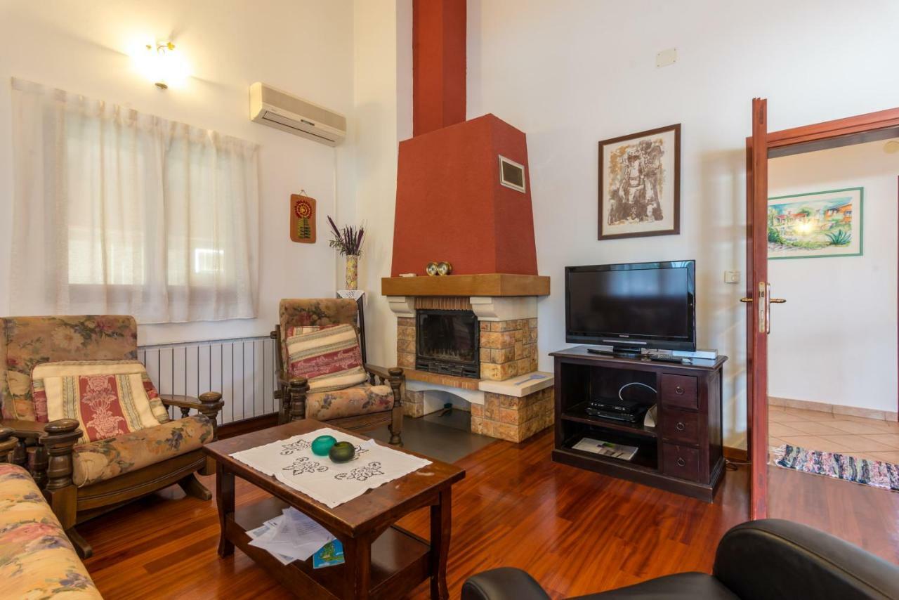 Villa Hacienda Rosemary à Muntić Extérieur photo