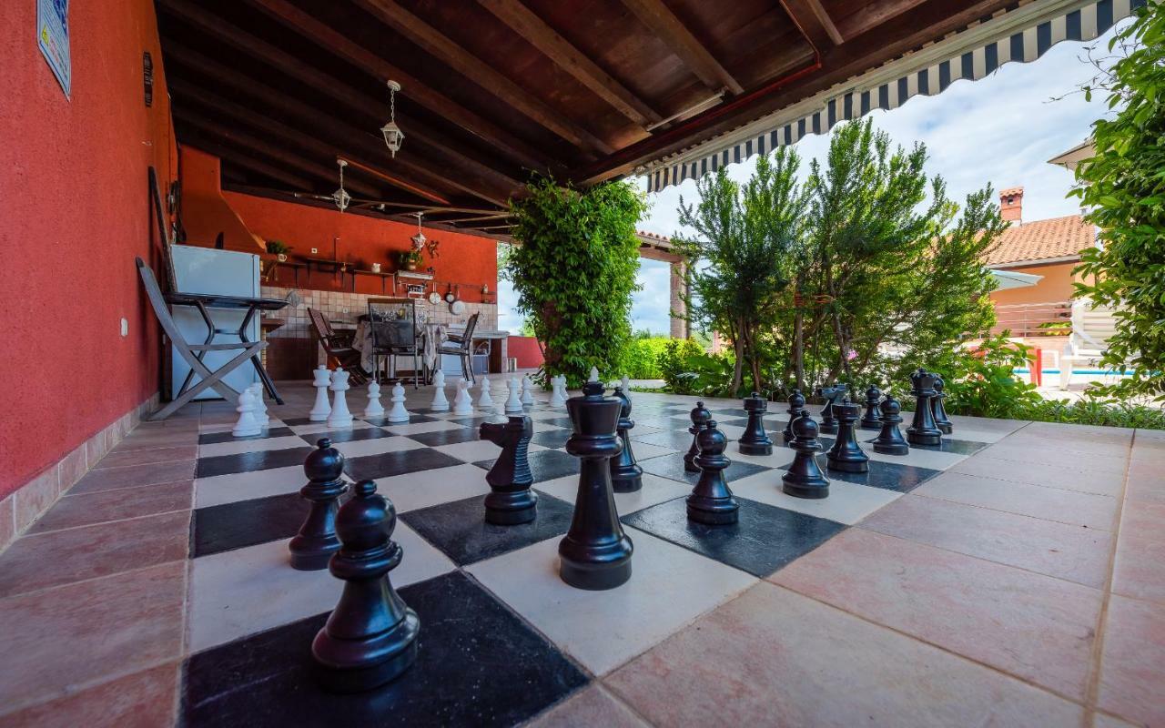 Villa Hacienda Rosemary à Muntić Extérieur photo