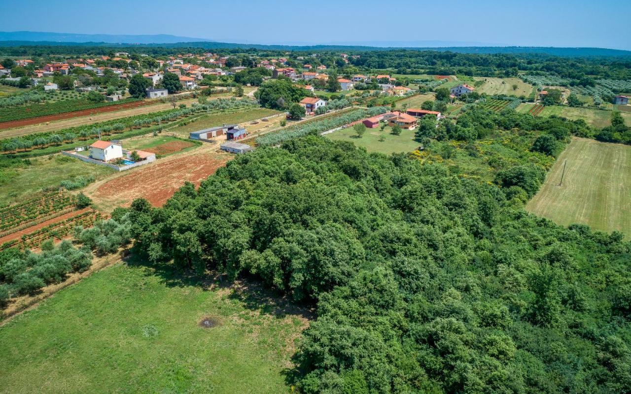 Villa Hacienda Rosemary à Muntić Extérieur photo