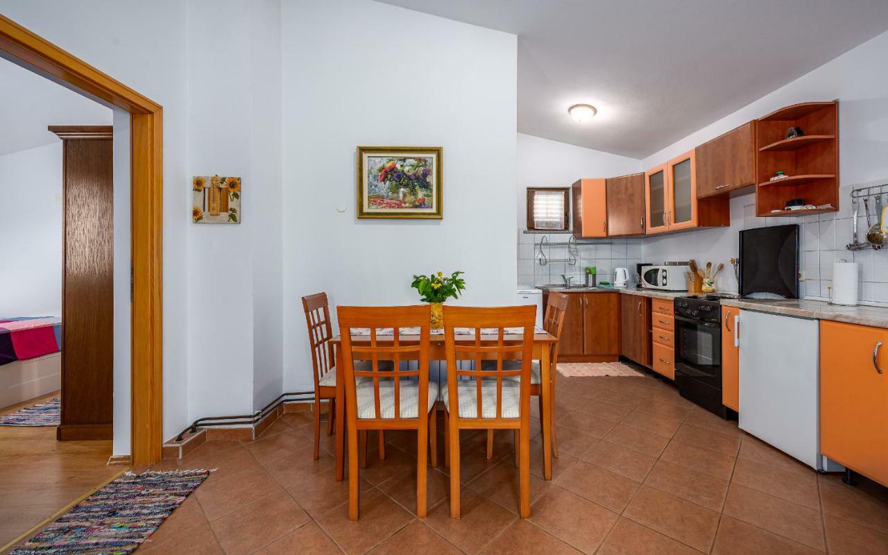 Villa Hacienda Rosemary à Muntić Extérieur photo